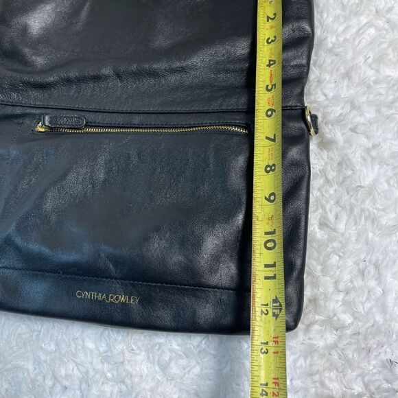 CYNTHIA ROWLEY BLACK LEATHER CONVERTIBLE FOLD-OVER SATCHEL TOTE . - Picture 8 of 12